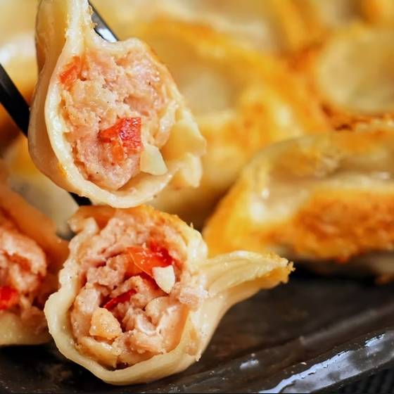 香蒜辣鮮肉煎餃,蒜辣雙響越吃越兇